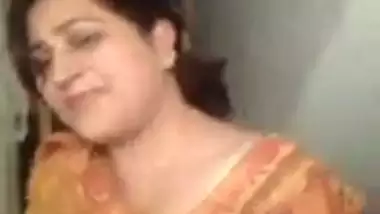 Punjabi big boobs aunty giving hot blowjob