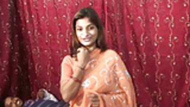 Raj Sex Video Lesbian Girl To Girl - Khushi and raj in a hot desi porn video indian sex video