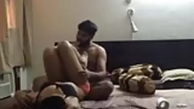 Sixbfxx busty indian porn at Hotindianporn.mobi