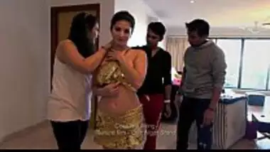 Sunny Leone Sex Video Hindi Bhasha Bolti - Hot scenes from the movie sunny leone indian sex video