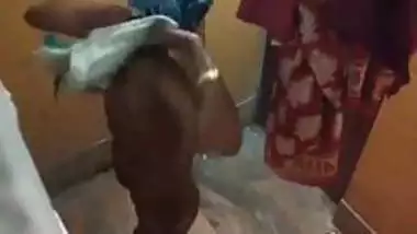 Arey bf pela pela video chahiye busty indian porn at Hotindianporn.mobi