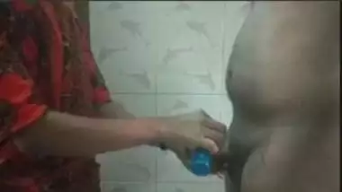 Desi Maid Giving Nice Penis Massage