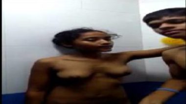 Sexy Tamil College Girl’s MMS With Classmate In Restroom