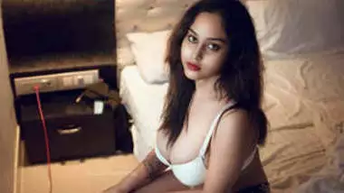 Ganda Hendathi Sex - Ganda hendathi sex movie busty indian porn at Hotindianporn.mobi