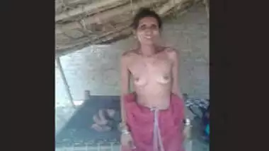 Xbnn busty indian porn at Hotindianporn.mobi