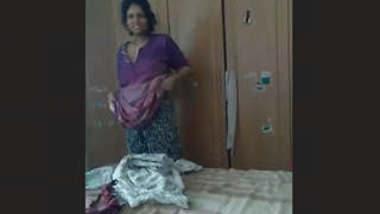 bangali Bhabhi Wearing Cloths