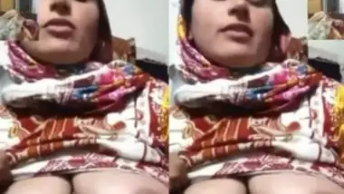 Hajra Sex Bazzare - Paki bhabi showing on video call indian sex video