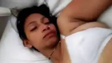 Xxxiivideo busty indian porn at Hotindianporn.mobi