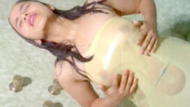 Desi cute movie actors nude bath sn