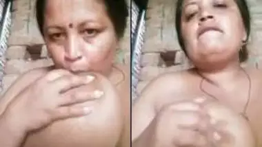 Girls ka beez sex xxx busty indian porn at Hotindianporn.mobi