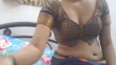 Sixvidovs - Desi indian girl in saree blouse cam show indian sex video