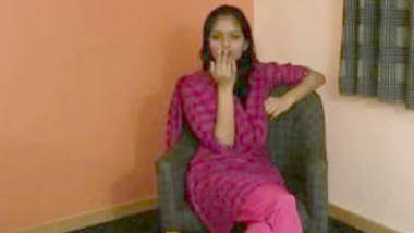Divya South Indian College girl Masturbation home alone