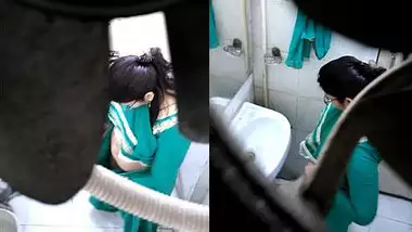380px x 214px - Desi bhabhi toilet capture indian sex video