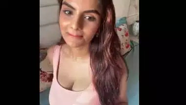 Txxxi busty indian porn at Hotindianporn.mobi