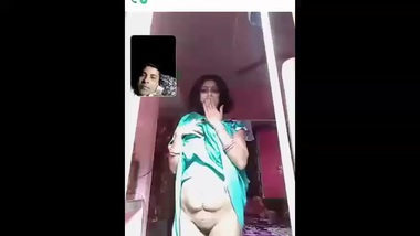 Scandal XXX video leaked: Desi sexy aunty nude cam with sons friend
