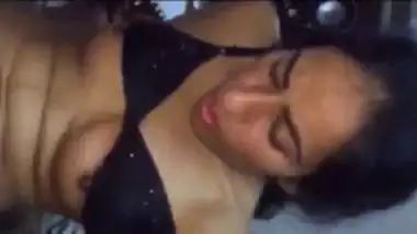 380px x 214px - Desi bhabhi moaning jaanu tez tez while cumming indian sex video