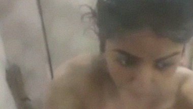 Beautiful desi girl bathing hidden spy porn