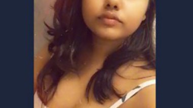 Sexy girl in bathroom showing and fingering 1 indian sex video