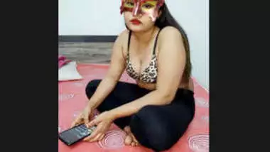 Brezzash - Brezzash busty indian porn at Hotindianporn.mobi