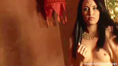 Xxxwwwj busty indian porn at Hotindianporn.mobi