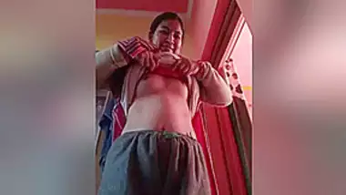 380px x 214px - Indianmomandsonsex busty indian porn at Hotindianporn.mobi