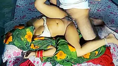 Xxdvo busty indian porn at Hotindianporn.mobi