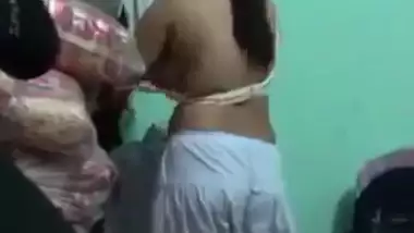 380px x 214px - Nvnxxx busty indian porn at Hotindianporn.mobi