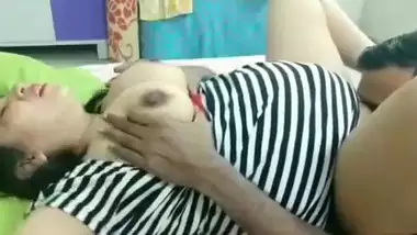 Xxxbideeo busty indian porn at Hotindianporn.mobi