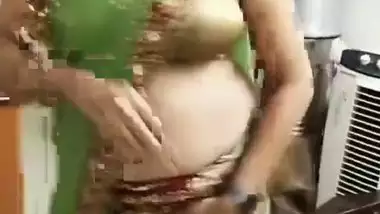 380px x 214px - Xxbuluvideo busty indian porn at Hotindianporn.mobi