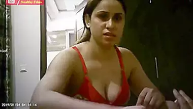 Xvdeo2 busty indian porn at Hotindianporn.mobi