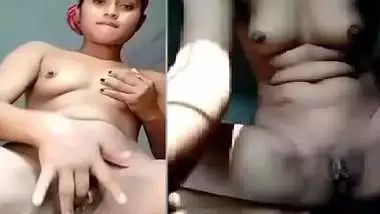 Xxn Maa Dahata - Village girl pink pussy fingering in standing indian sex video