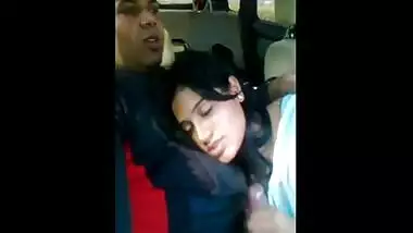 Marathi bhabhi giving a nice blowjob in the car