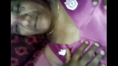Old age lady sex scandals with horny guy MMS video