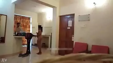 Daring Tamil aunty gets naked in front of a waiter