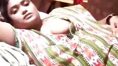 Desi bhbai show her big boob app video