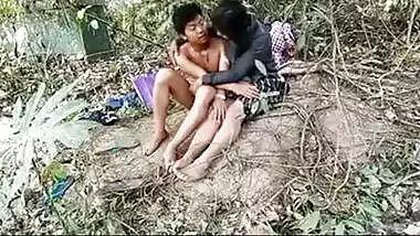 Outdoor sex video of Assamese couple caught by voyeur