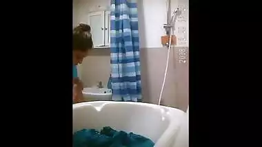 Escort girl bathing nude for porn movie