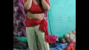 bubbly mumbai housewife bhabhi roshni jha hot navel show