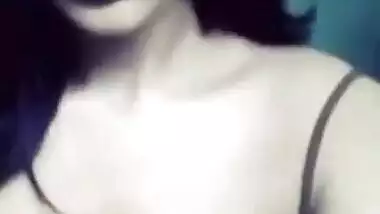 Hot Tamil girl showing off her boobs in camera