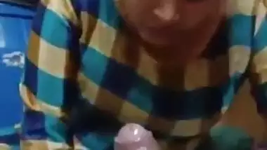 Mumbai Wife Sex MMS With Young Neighbor