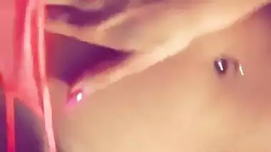 Paki babe exposing boobs on snapchat