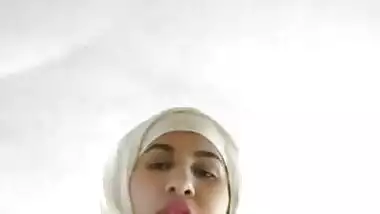 Hot Muslim Girl in hijab showing her naked body