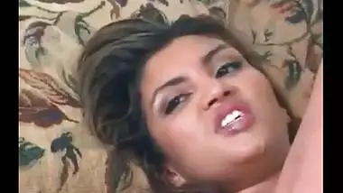 BF sex video of a hot NRI bhabhi enjoying a big white dick in her asshole