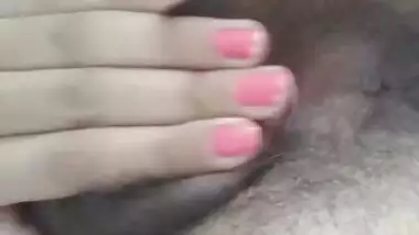 Hairy pussy of Indian college girl