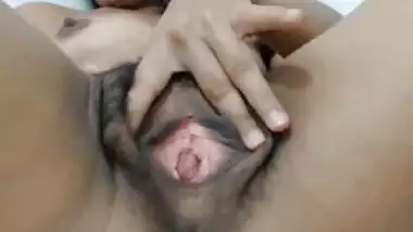 Hairy Indian slut on cam