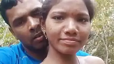 Desi Village Lovers Outdoor fondling porn