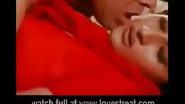 Indian Romance Close Kissing