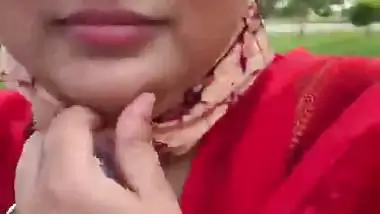 Beautiful Punjabi Girl Quick Sucking Boyfriend Dick In Park