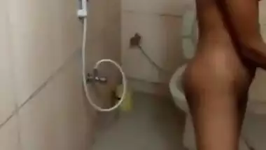 Indian Teen Sister Shaving In Bath Mms