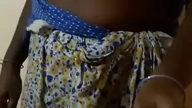 Sex MMS of a nude maid giving a helping hand to masturbate